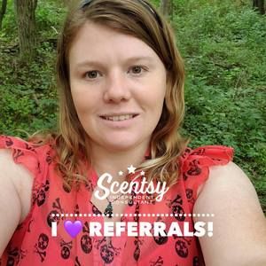 Meet your Posher, Clarissa